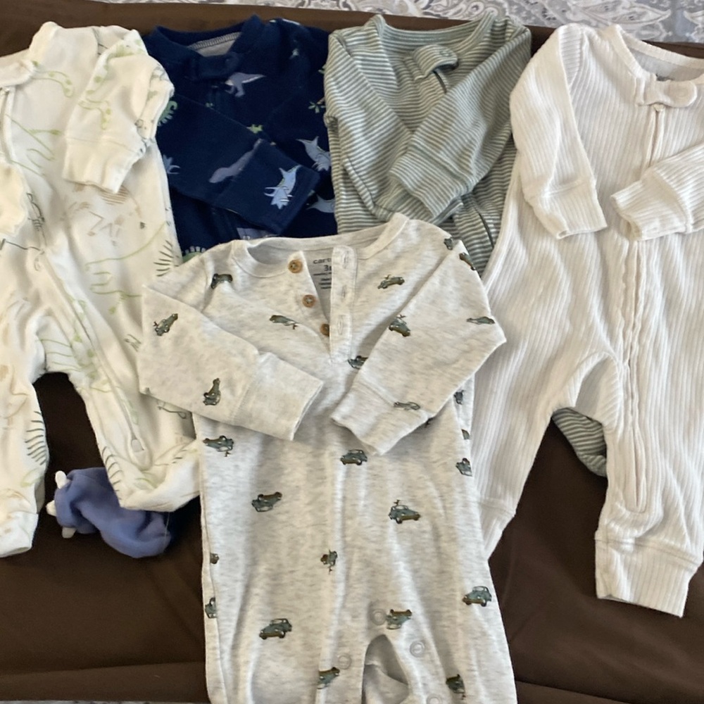 Bundle of 5 Carters boys one piece sleep and play pajamas